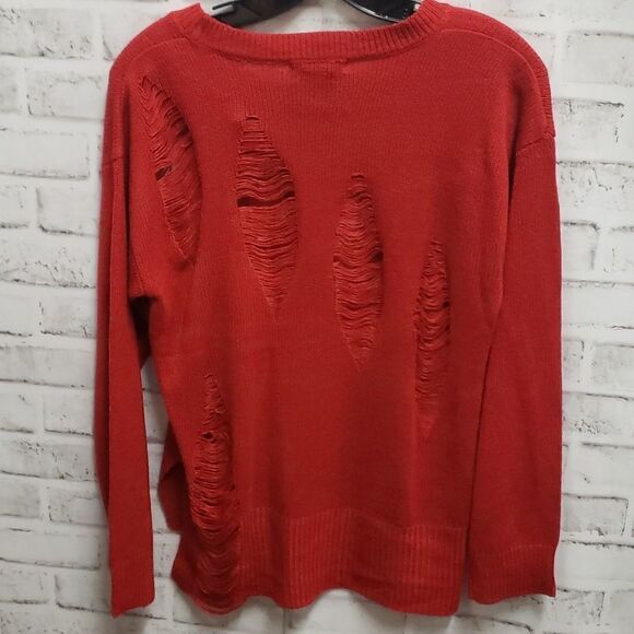 Trendy threads sweater  - Picture 3 of 3